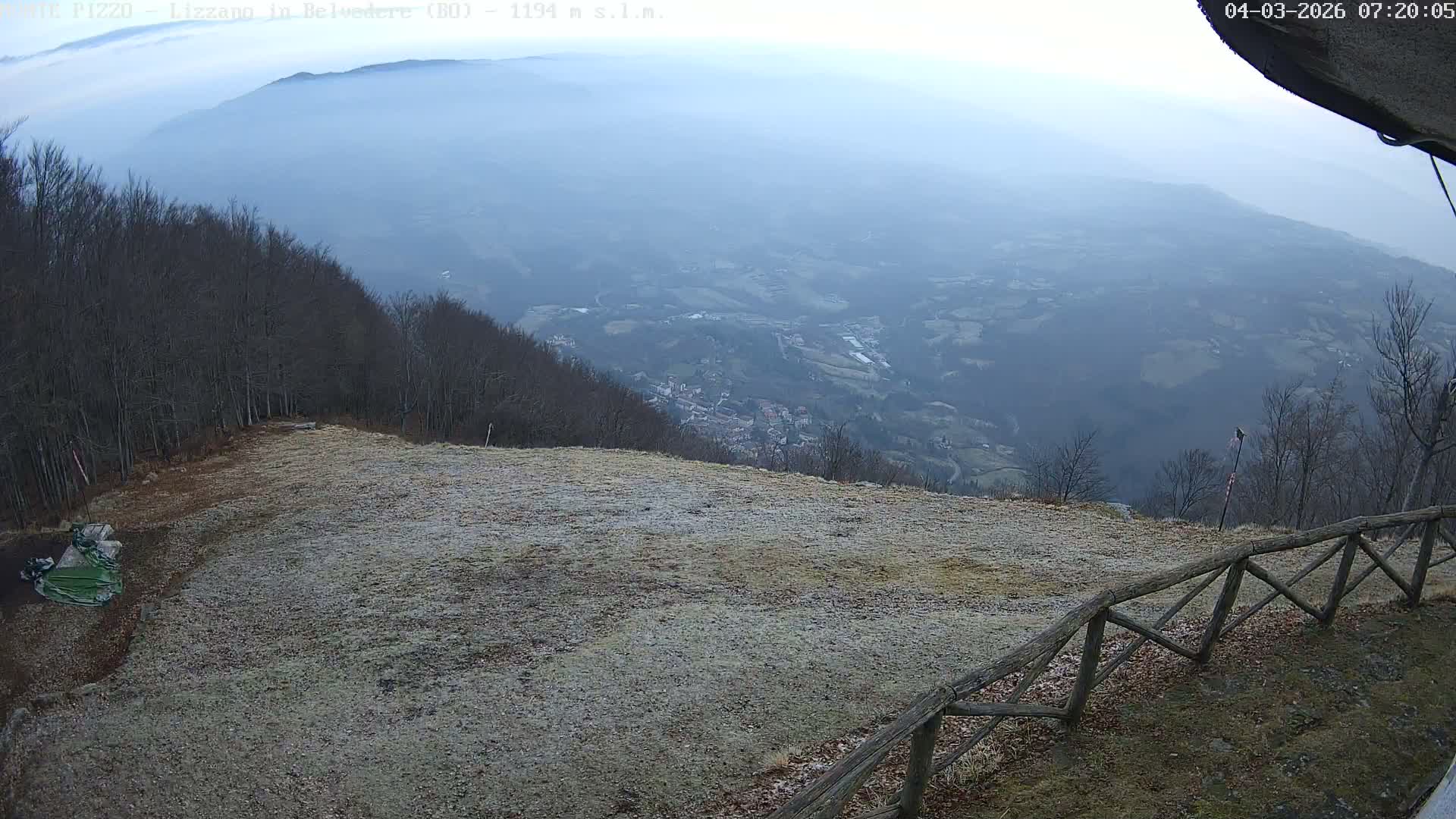 Parco Corno alle Scale, Mount Pizzo Paragliding Runway  Live Cam - Lizzano in Belvedere, Emilia-Romagna, Italy