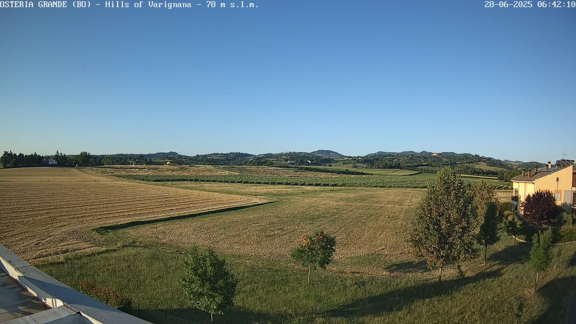 Osteria Grande, Castle San Pietro Live Cam - Bologna, Emilia-Romagna, Italy