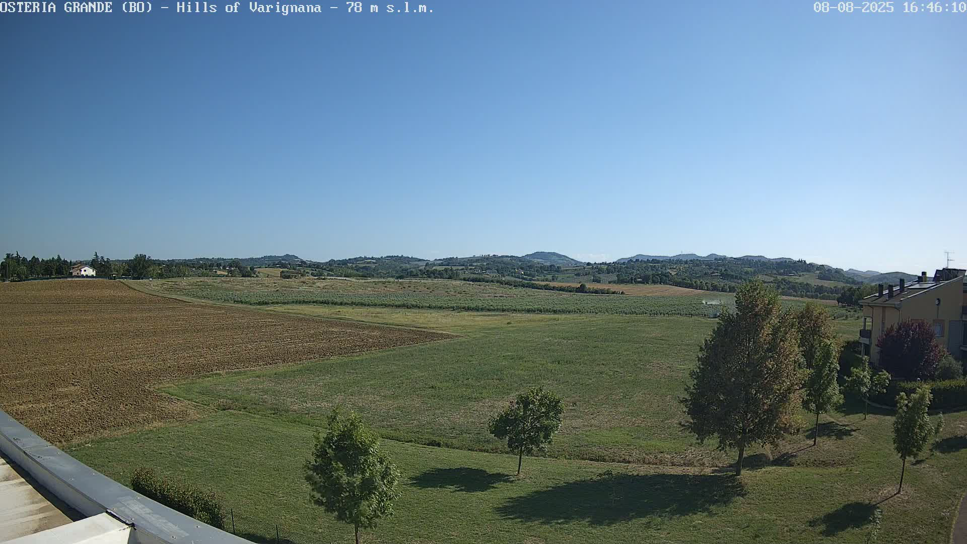 Osteria Grande, Castle San Pietro Live Cam - Bologna, Emilia-Romagna, Italy