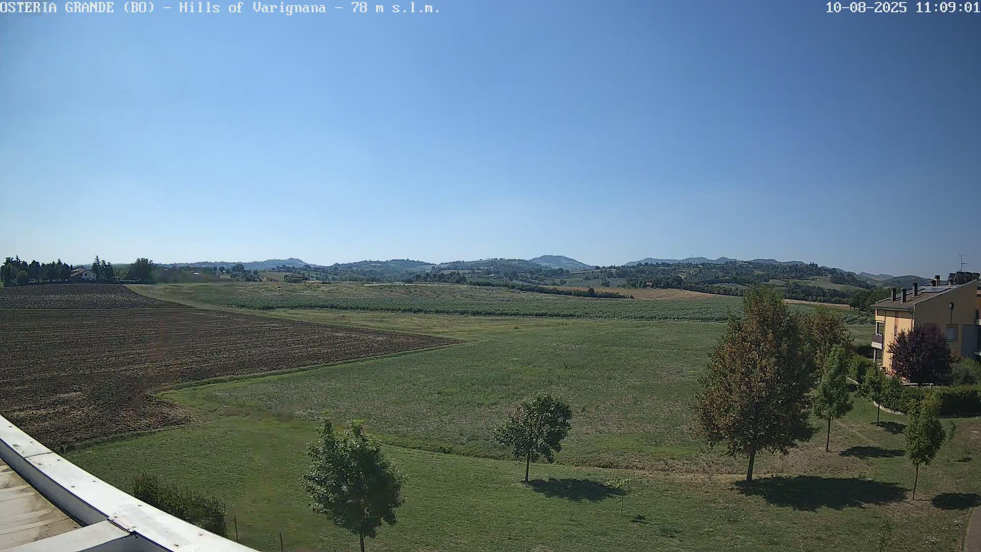 Osteria Grande, Castle San Pietro Live Cam - Bologna, Emilia-Romagna, Italy