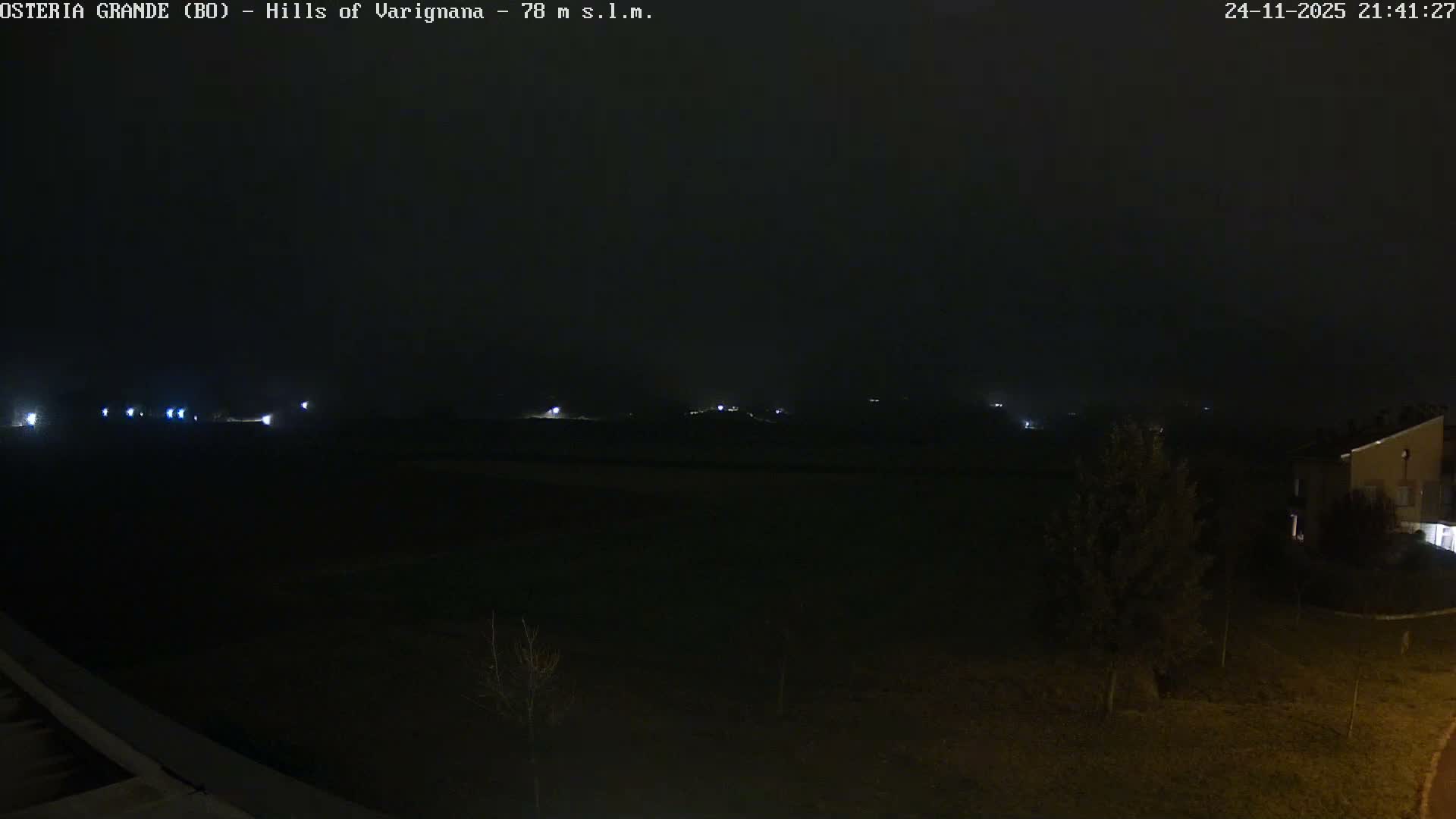 Osteria Grande, Castle San Pietro Live Cam - Bologna, Emilia-Romagna, Italy