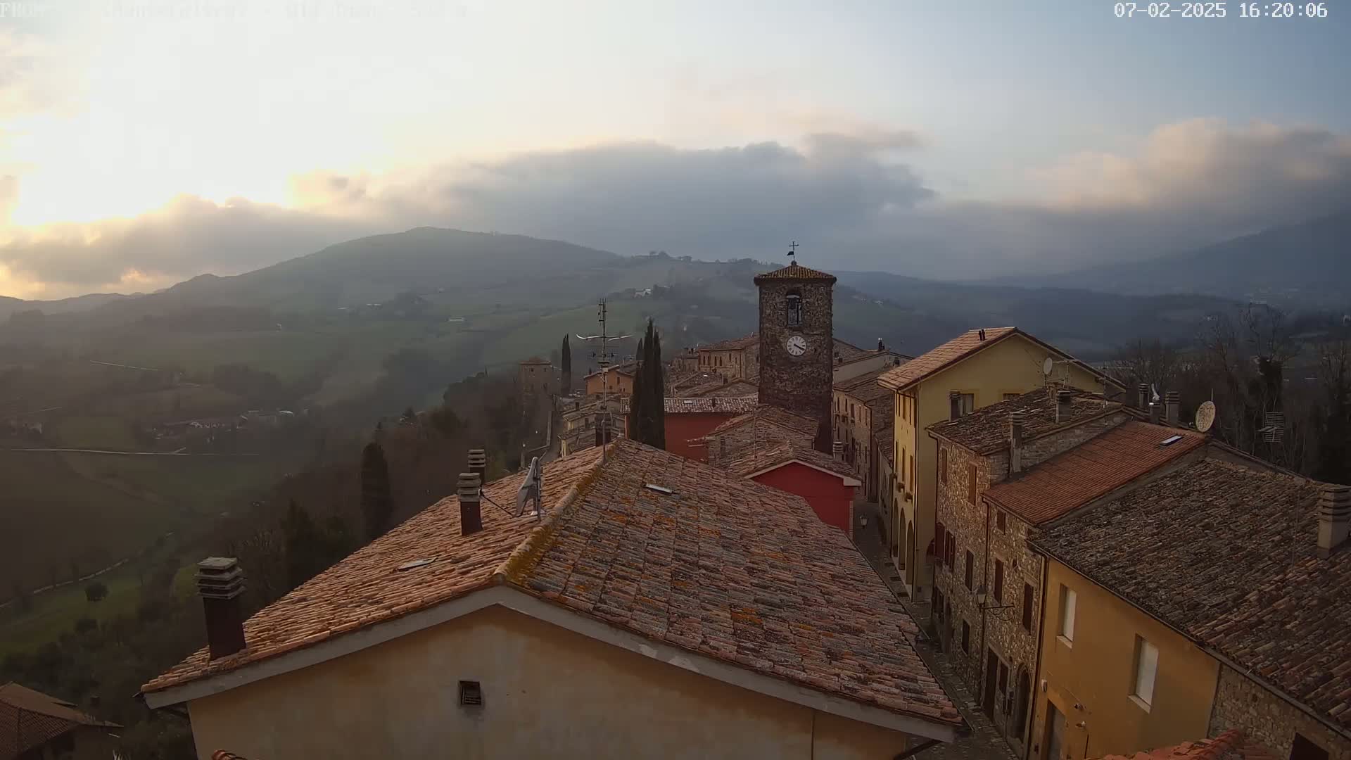 Frontino, Old Town Live Cam - Pesaro & Urbino, Marche, Italy