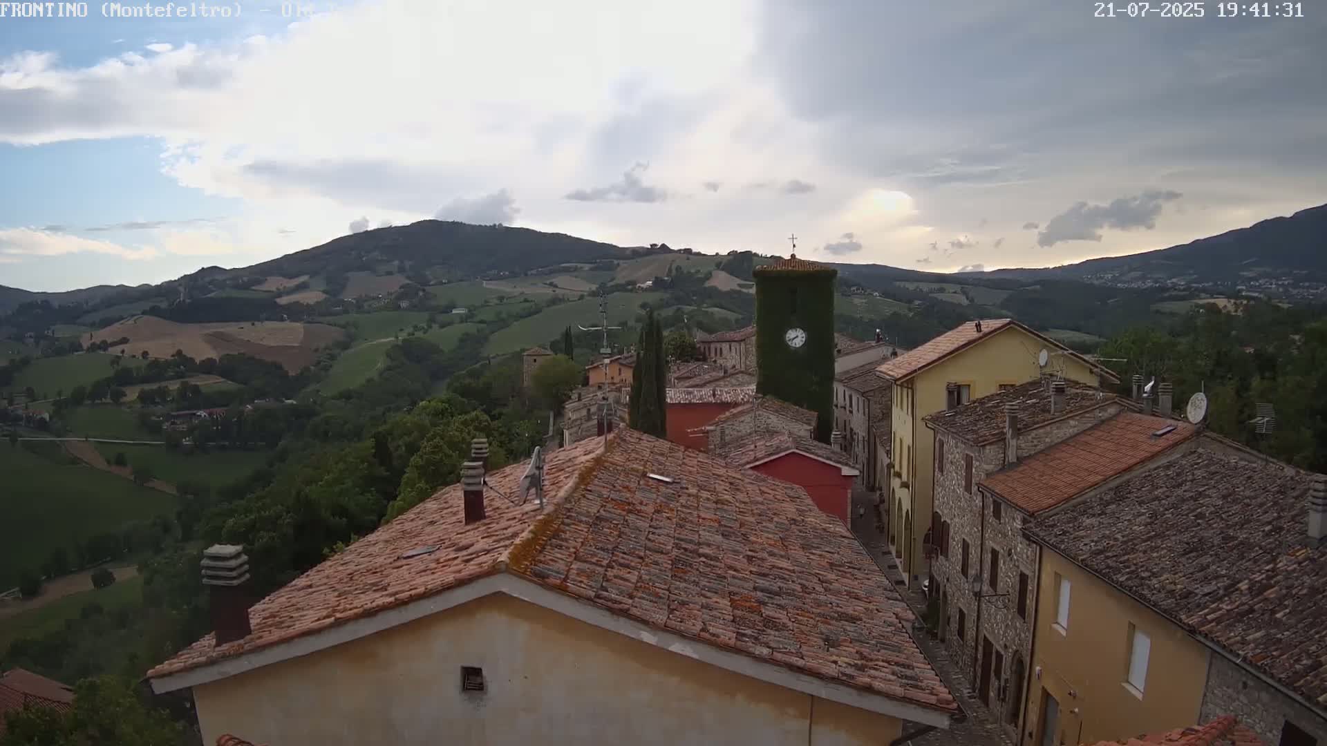 Frontino, Old Town Live Cam - Pesaro & Urbino, Marche, Italy