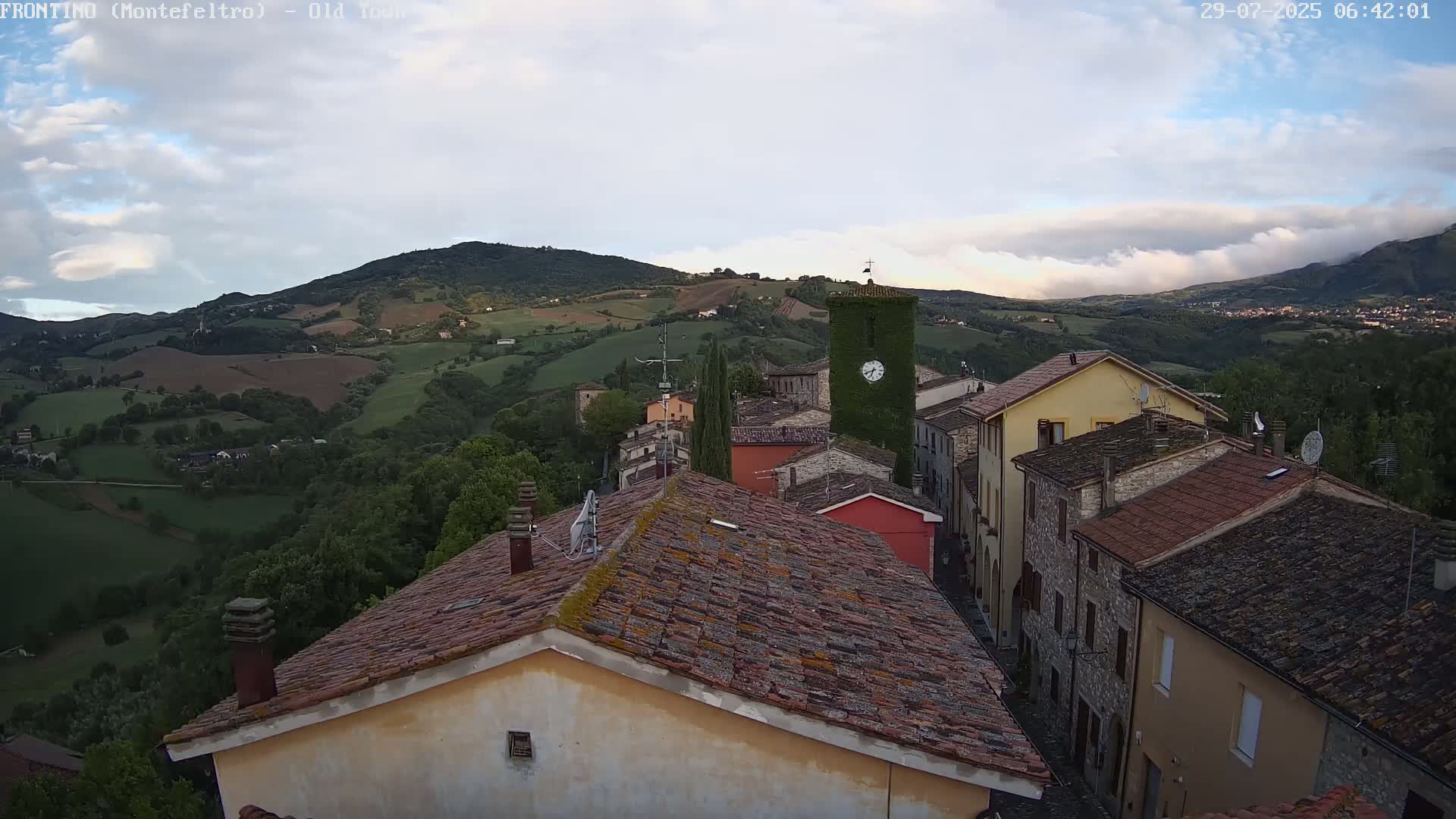 Frontino, Old Town Live Cam - Pesaro & Urbino, Marche, Italy