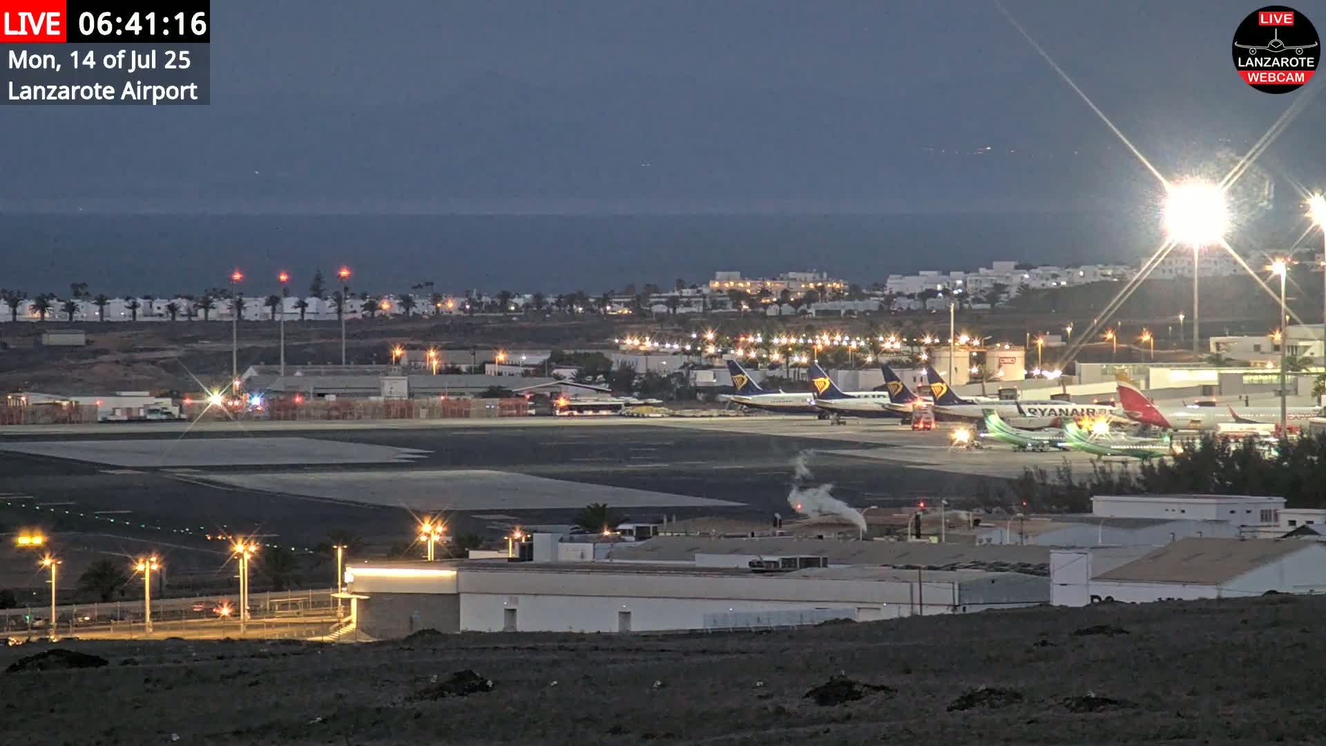 Lanzarote Airport from Outside Live Cam ACE/GCRR - Canary Islands - Las Palmas - Spain