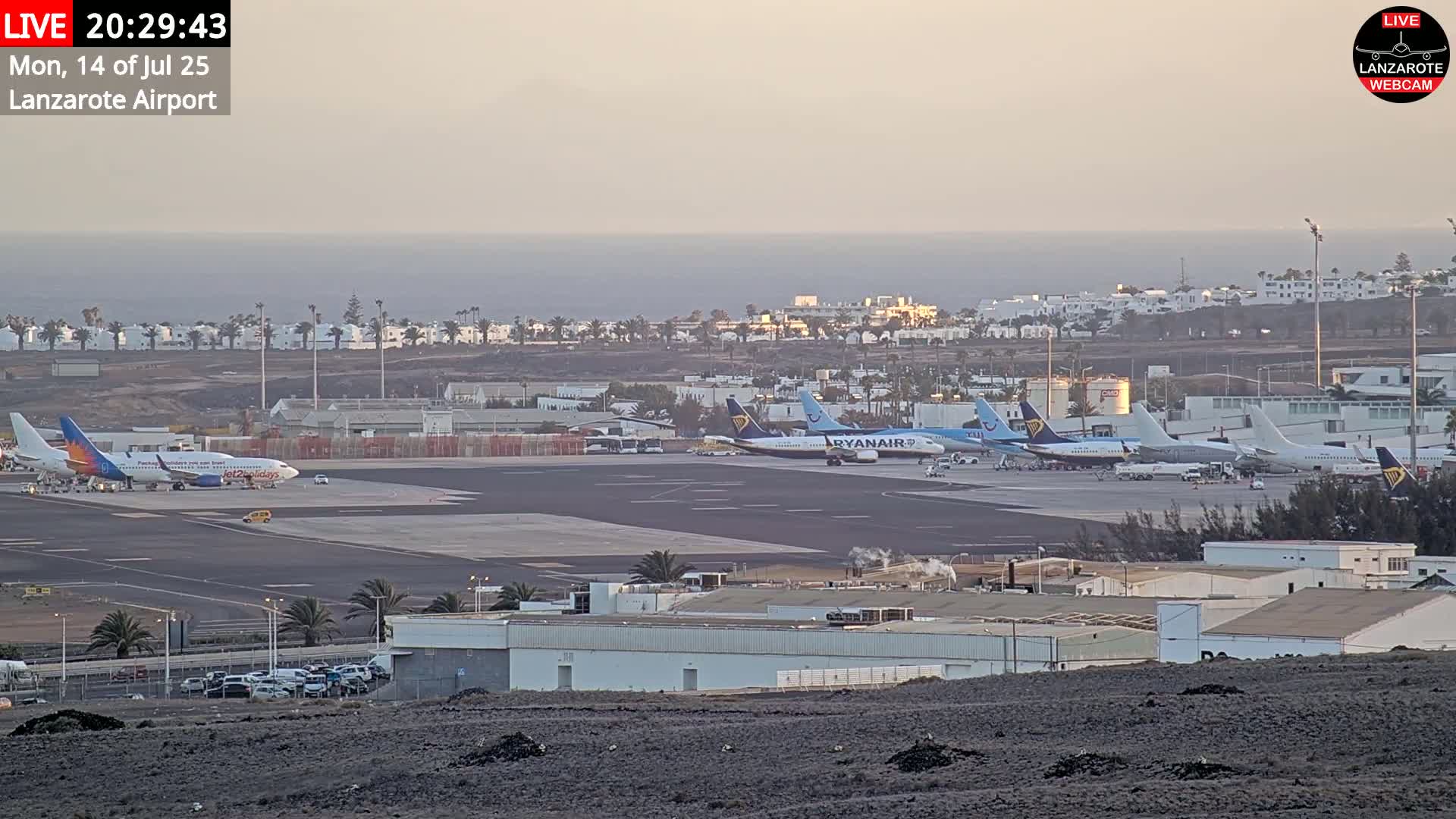 Lanzarote Airport from Outside Live Cam ACE/GCRR - Canary Islands - Las Palmas - Spain