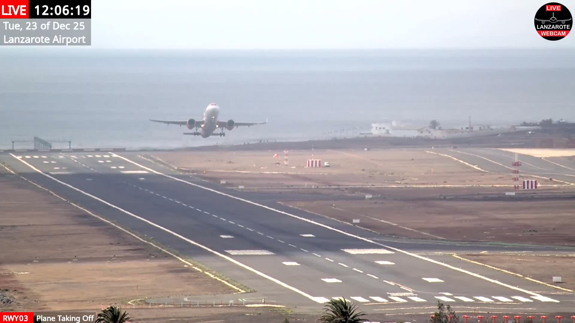 Lanzarote Airport from Outside Live Cam ACE/GCRR - Canary Islands - Las Palmas - Spain