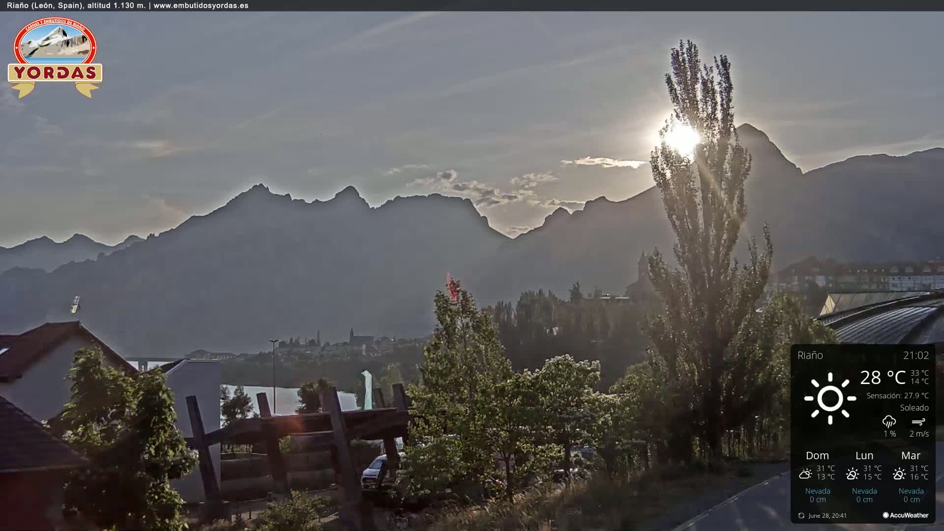 Yordas Peak (Pica Yordas) from Riaño Live Cam - León, Castile&León, Spain