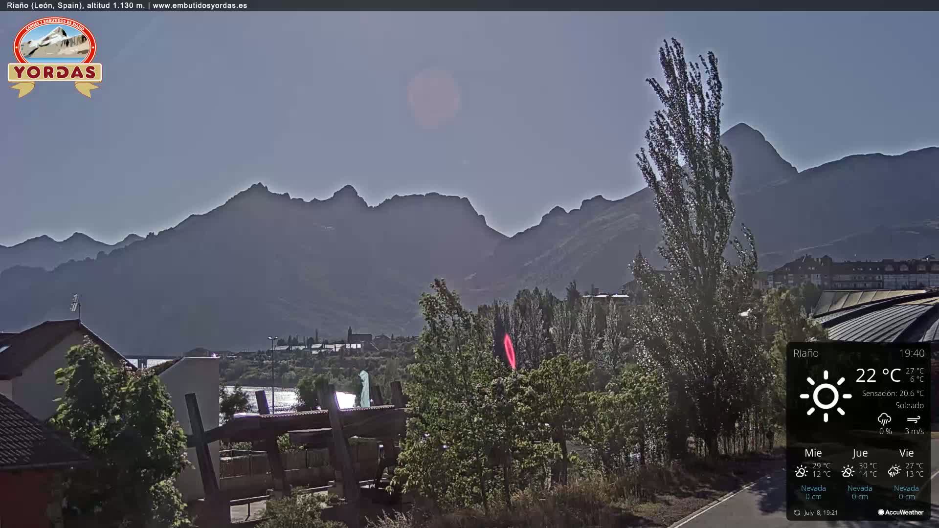 Yordas Peak (Pica Yordas) from Riaño Live Cam - León, Castile&León, Spain