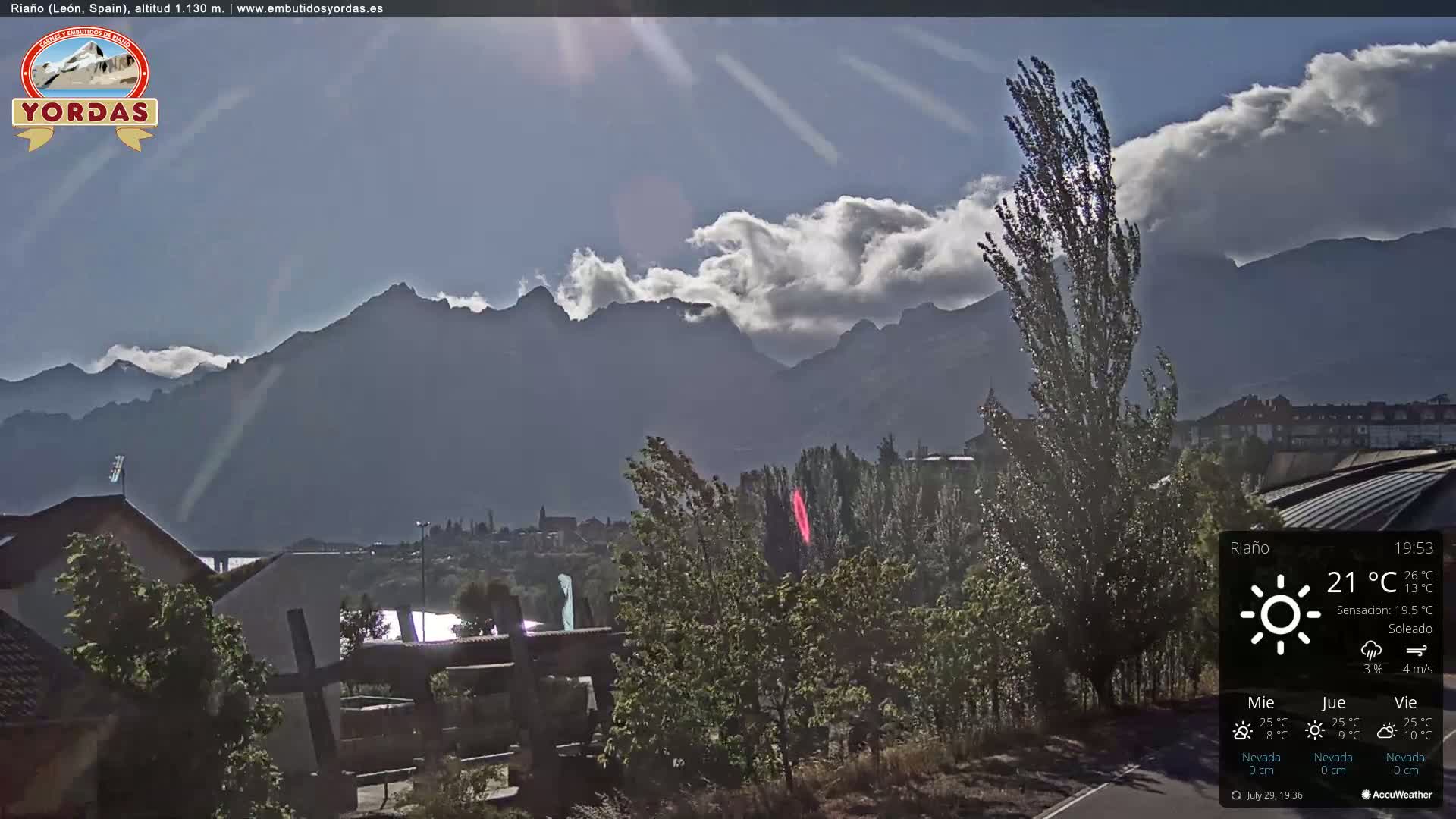 Yordas Peak (Pica Yordas) from Riaño Live Cam - León, Castile&León, Spain