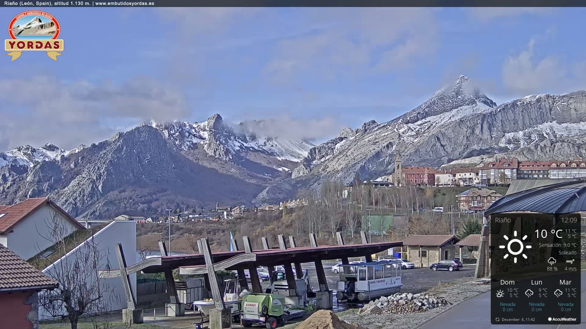 Yordas Peak (Pica Yordas) from Riaño Live Cam - León, Castile&León, Spain