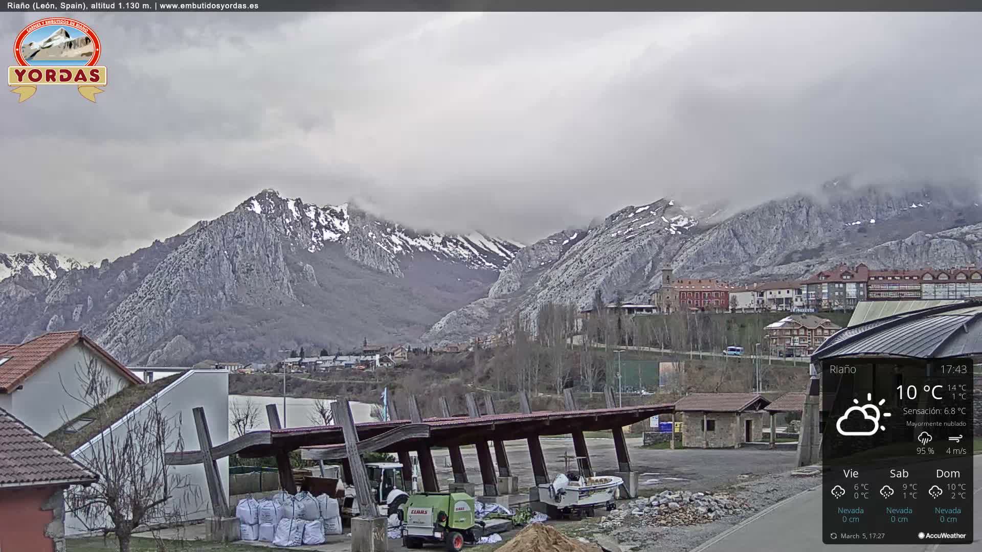 Yordas Peak (Pica Yordas) from Riaño Live Cam - León, Castile&León, Spain