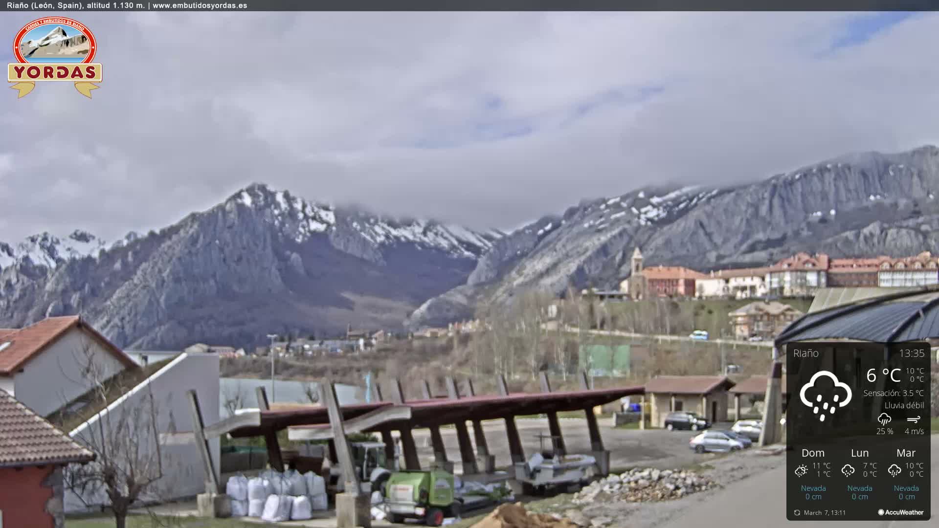 Yordas Peak (Pica Yordas) from Riaño Live Cam - León, Castile&León, Spain
