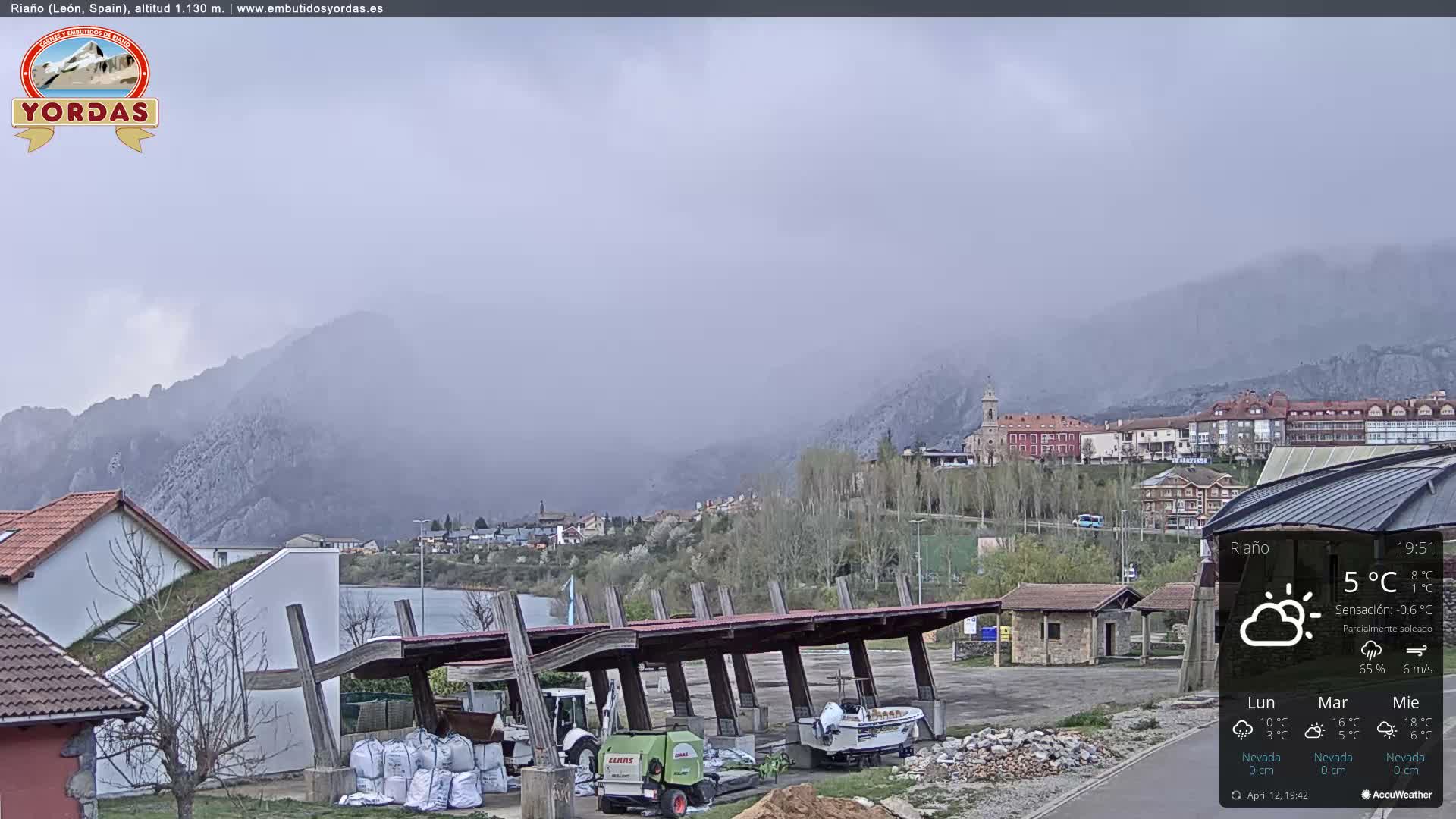 Yordas Peak (Pica Yordas) from Riaño Live Cam - León, Castile&León, Spain