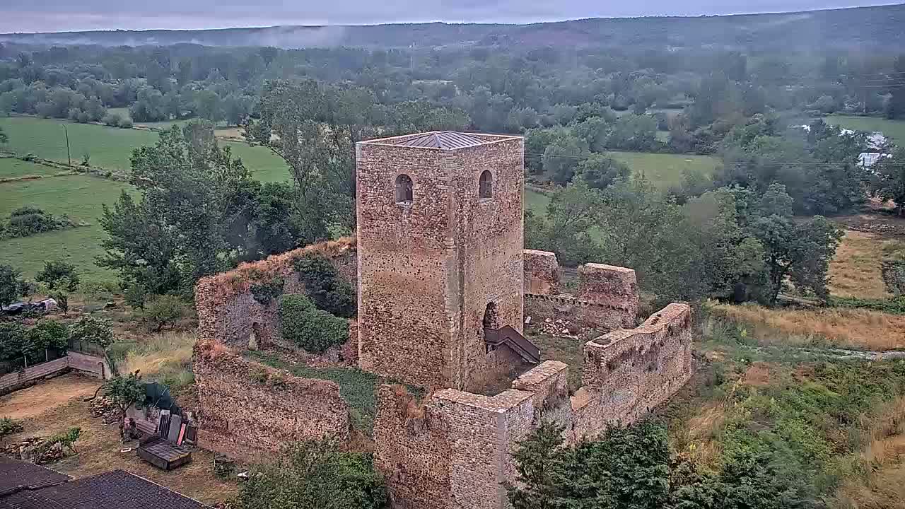 Villapadierna Castle Live Cam - León, Castile&León, Spain