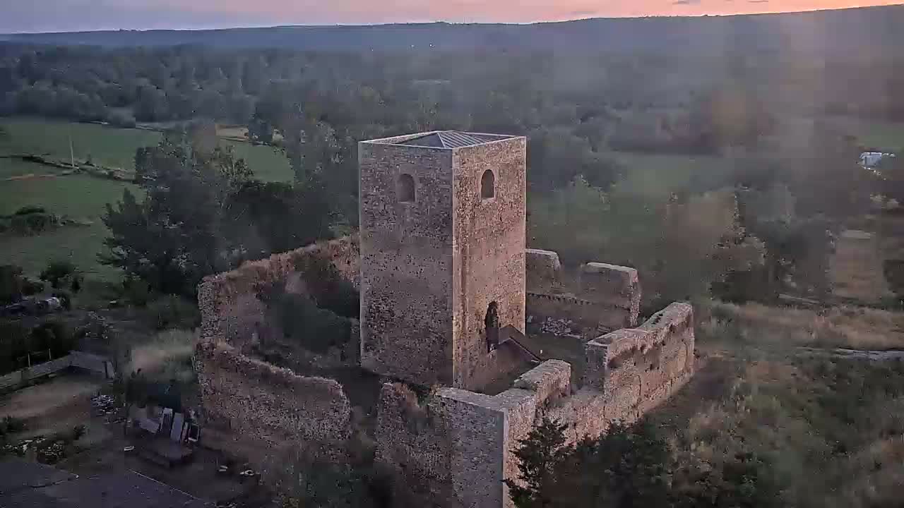 Villapadierna Castle Live Cam - León, Castile&León, Spain