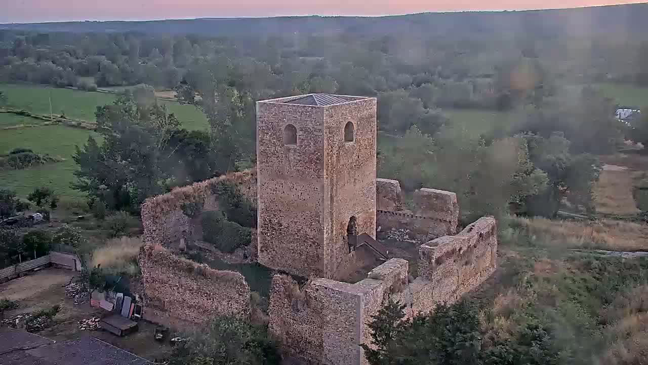 Villapadierna Castle Live Cam - León, Castile&León, Spain