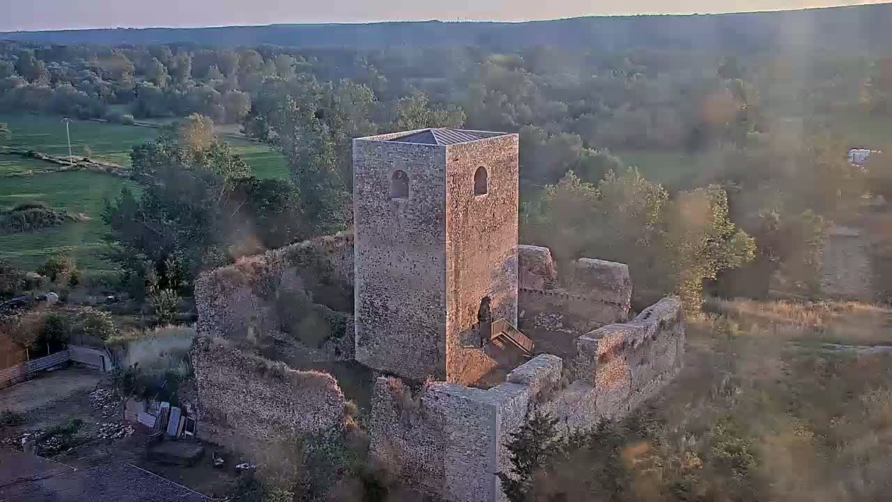 Villapadierna Castle Live Cam - León, Castile&León, Spain