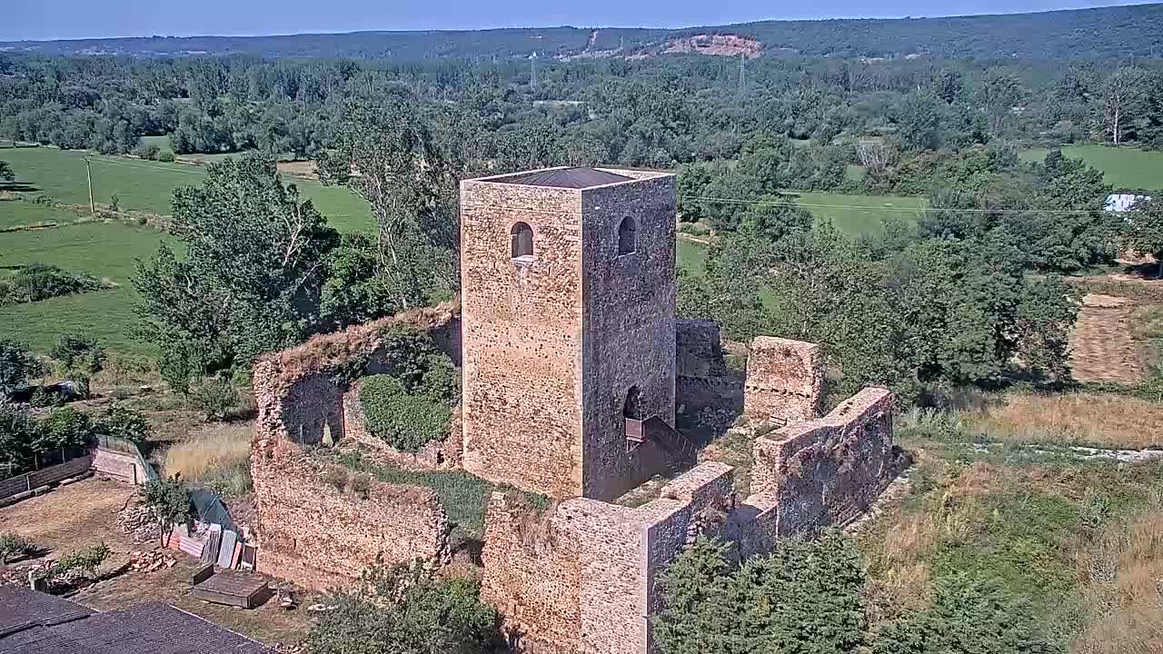 Villapadierna Castle Live Cam - León, Castile&León, Spain