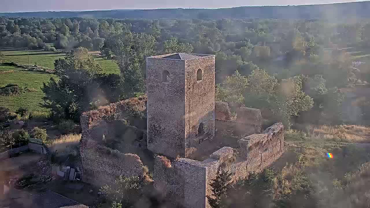 Villapadierna Castle Live Cam - León, Castile&León, Spain