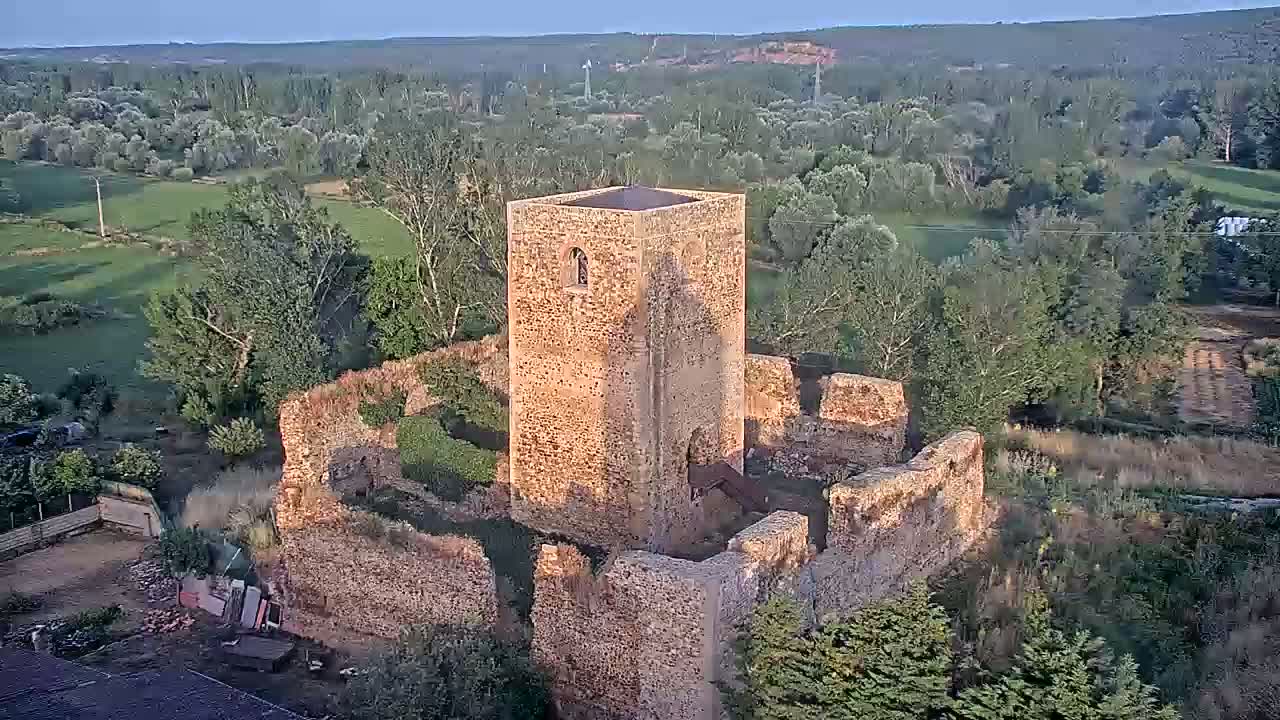 Villapadierna Castle Live Cam - León, Castile&León, Spain