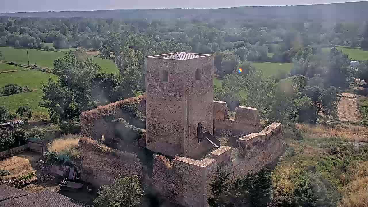 Villapadierna Castle Live Cam - León, Castile&León, Spain