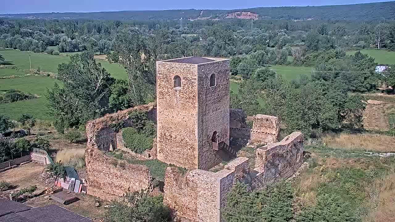 Villapadierna Castle Live Cam - León, Castile&León, Spain