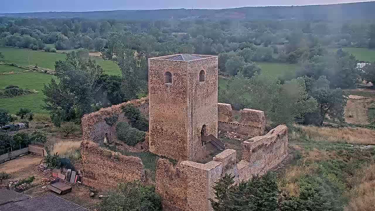 Villapadierna Castle Live Cam - León, Castile&León, Spain