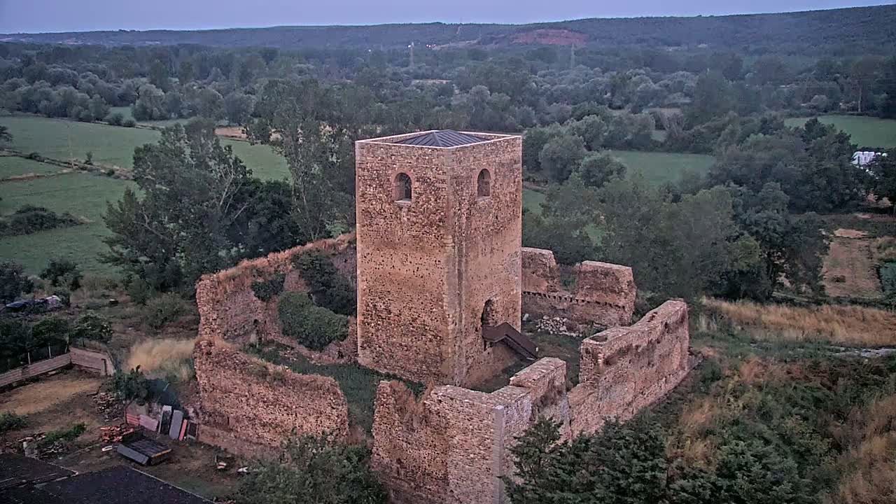 Villapadierna Castle Live Cam - León, Castile&León, Spain