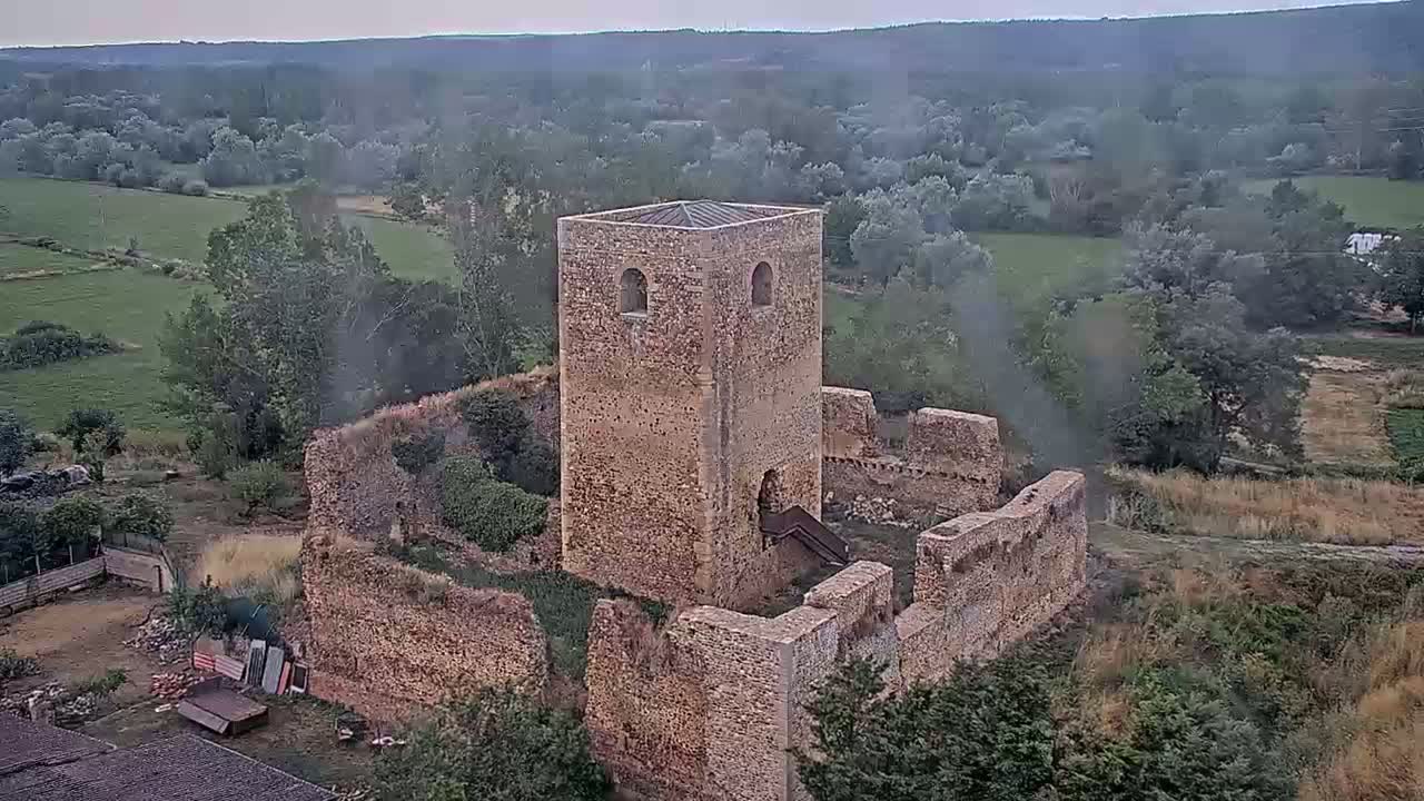 Villapadierna Castle Live Cam - León, Castile&León, Spain