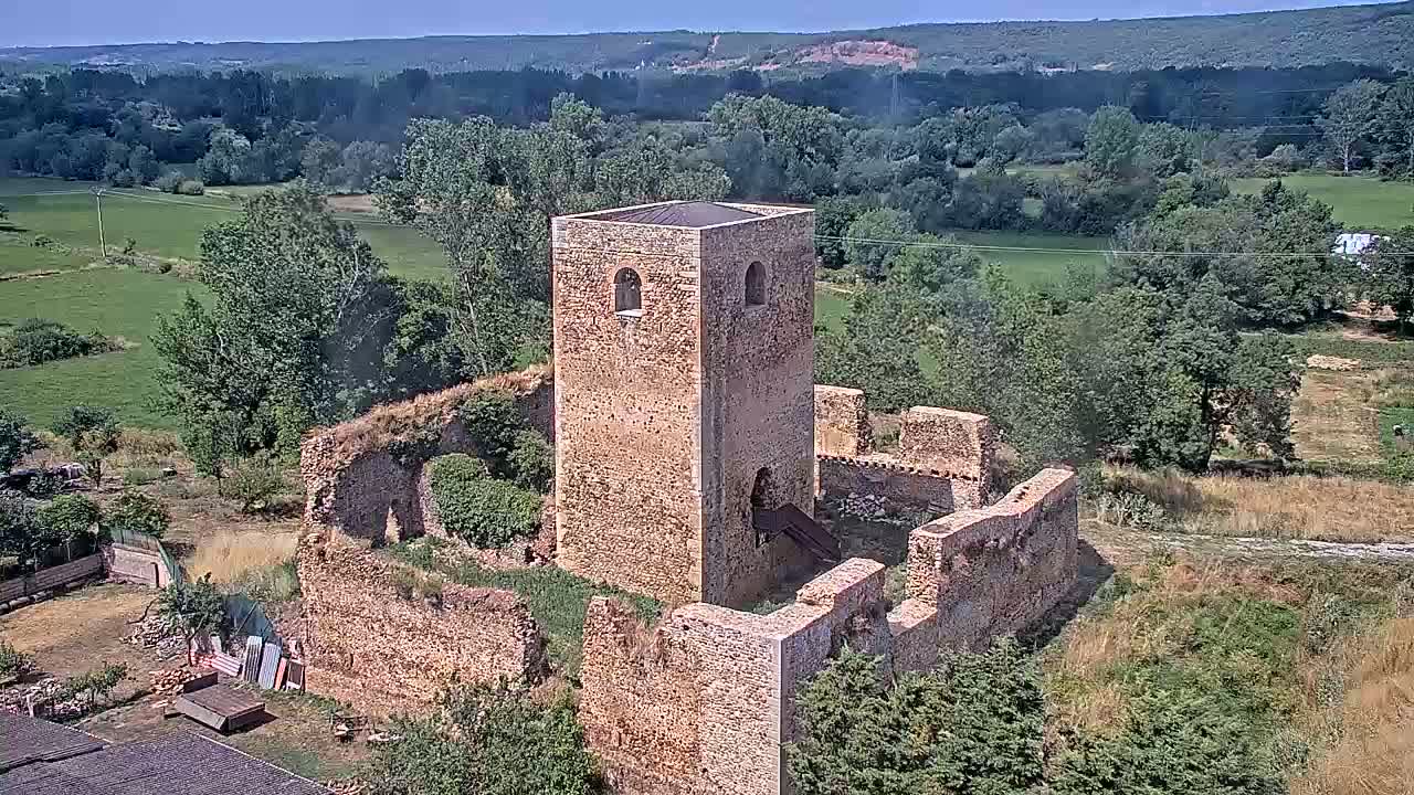 Villapadierna Castle Live Cam - León, Castile&León, Spain