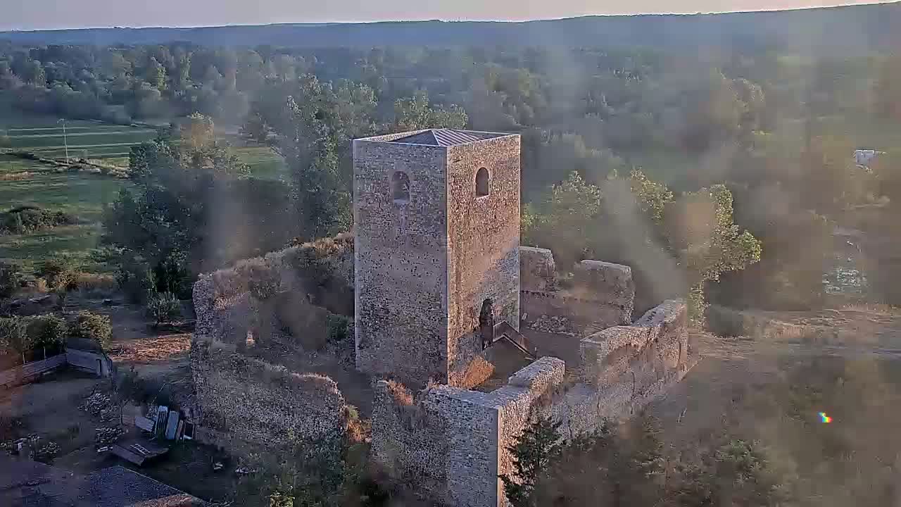 Villapadierna Castle Live Cam - León, Castile&León, Spain