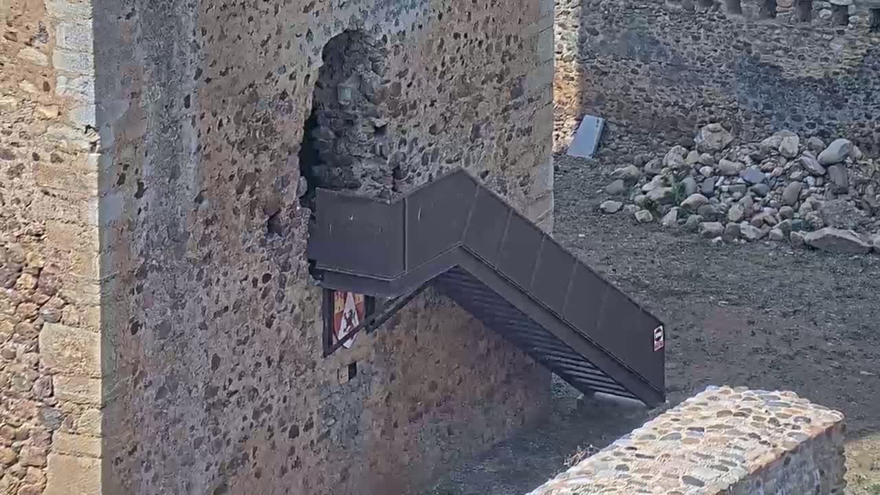 Villapadierna Castle Live Cam - León, Castile&León, Spain