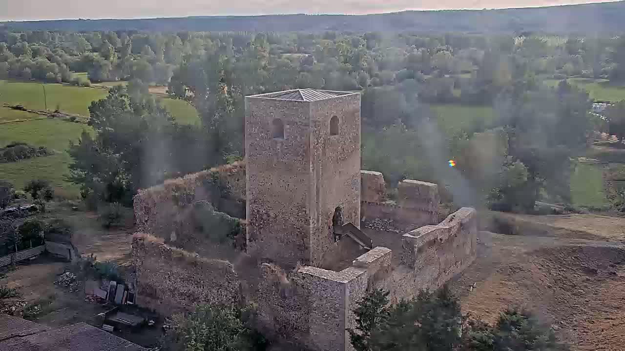 Villapadierna Castle Live Cam - León, Castile&León, Spain