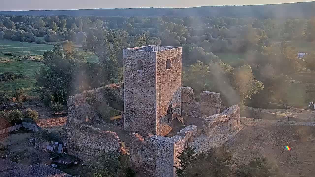 Villapadierna Castle Live Cam - León, Castile&León, Spain