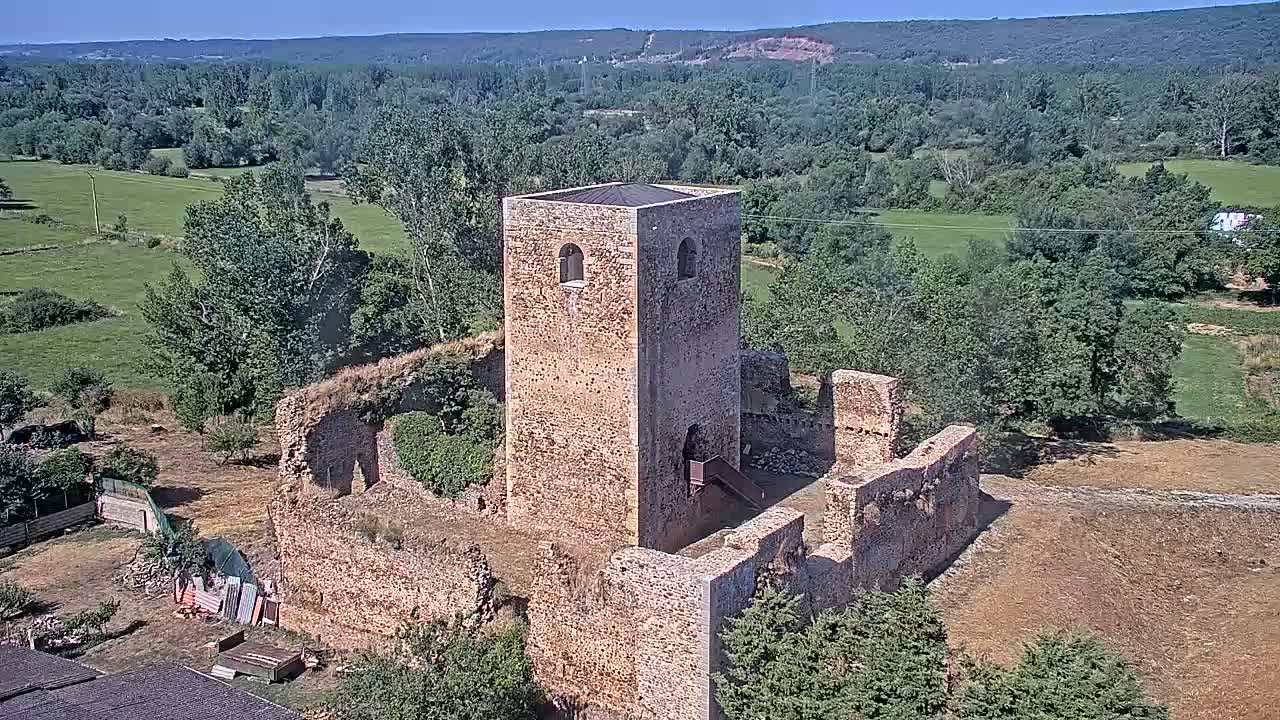 Villapadierna Castle Live Cam - León, Castile&León, Spain