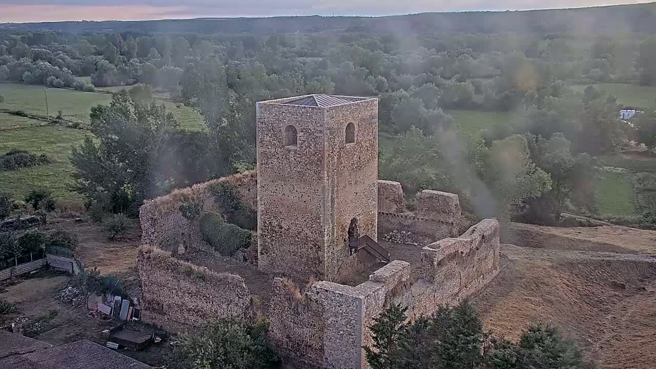 Villapadierna Castle Live Cam - León, Castile&León, Spain