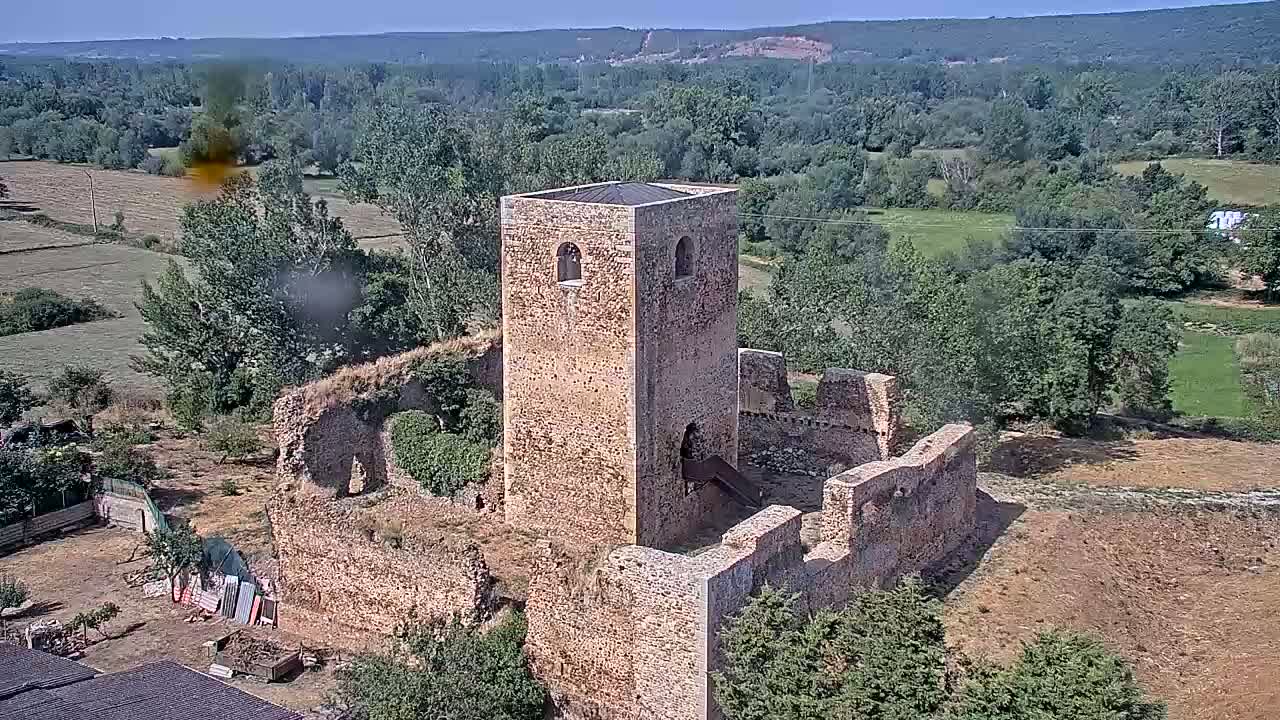 Villapadierna Castle Live Cam - León, Castile&León, Spain