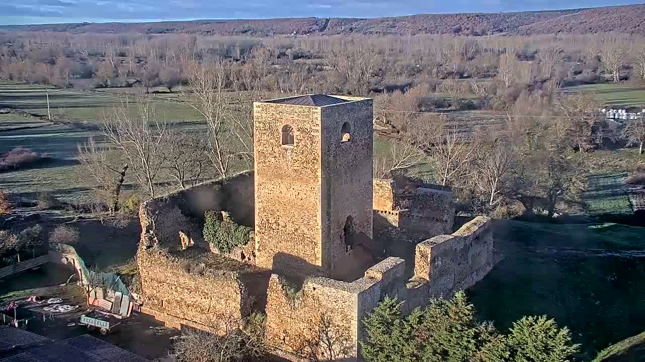 Villapadierna Castle Live Cam - León, Castile&León, Spain