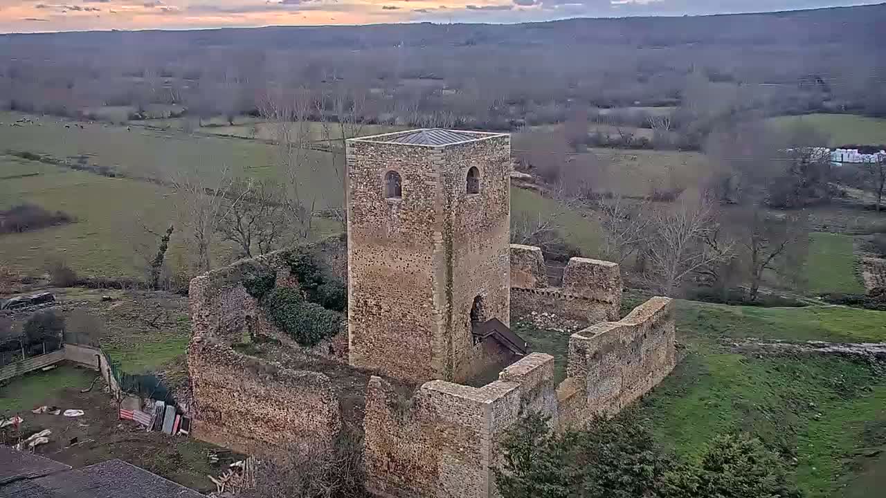 Villapadierna Castle Live Cam - León, Castile&León, Spain