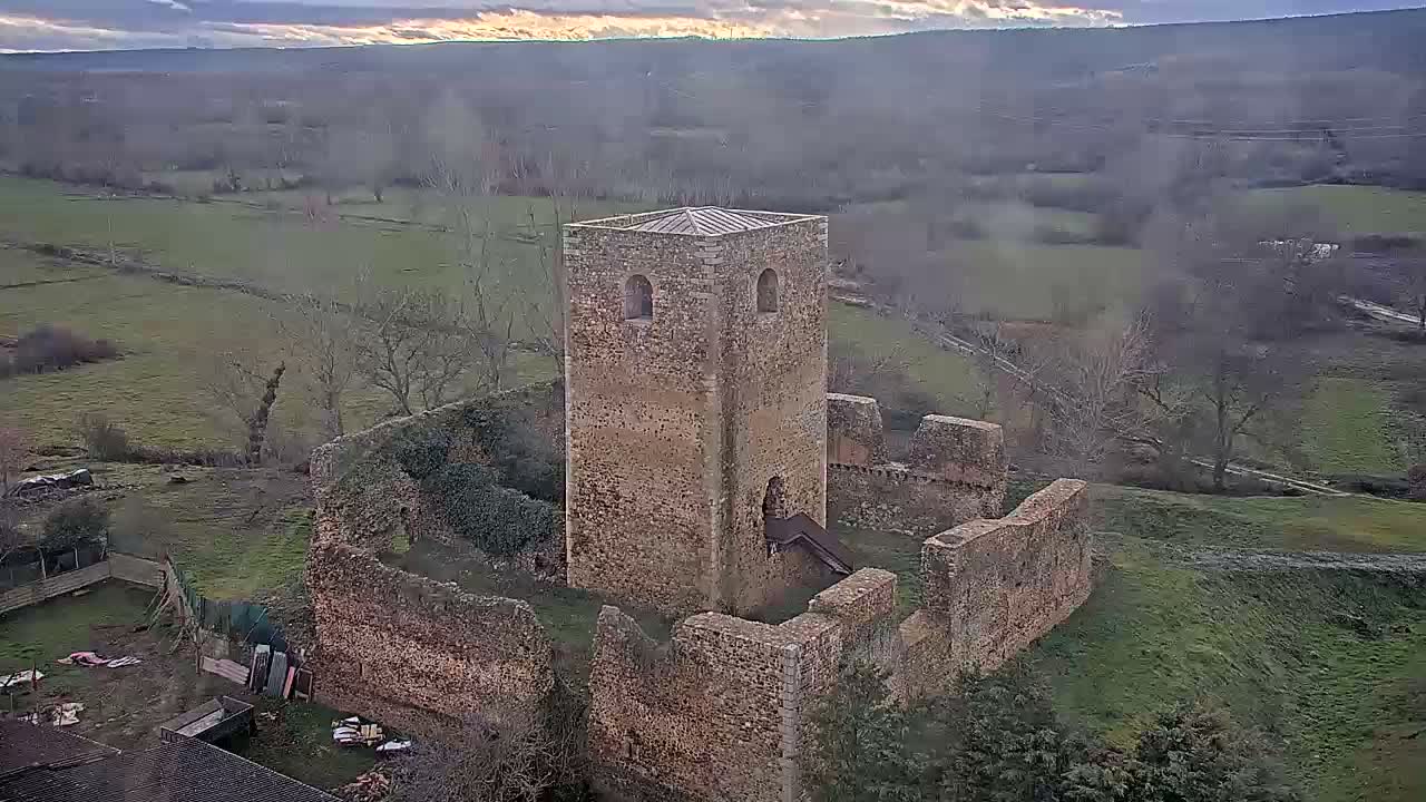 Villapadierna Castle Live Cam - León, Castile&León, Spain