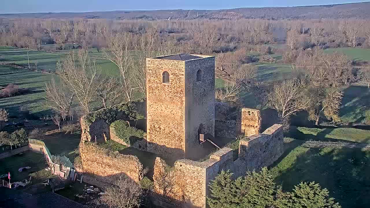 Villapadierna Castle Live Cam - León, Castile&León, Spain