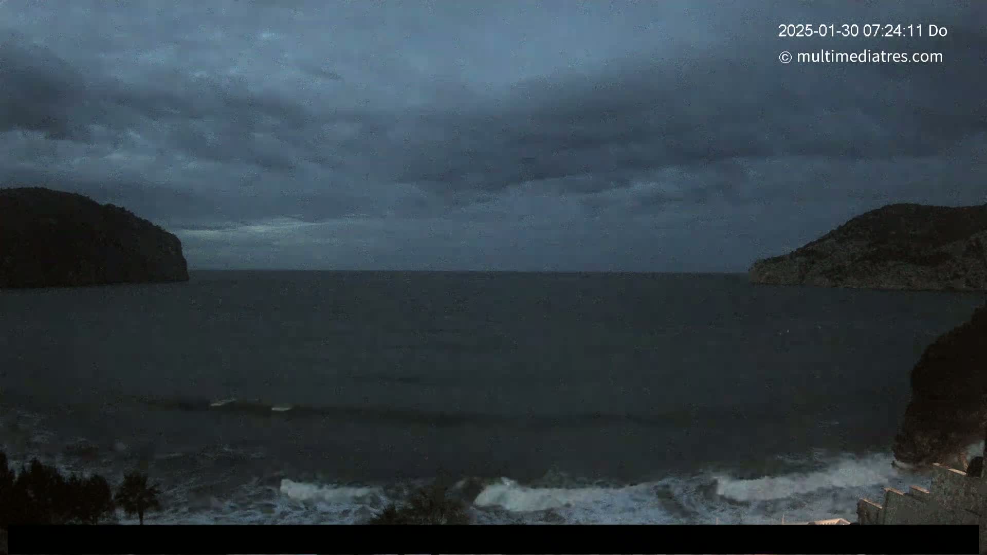 Mallorca Camp de Mar Roca Beach Live Cam - Balearic Islands, Spain