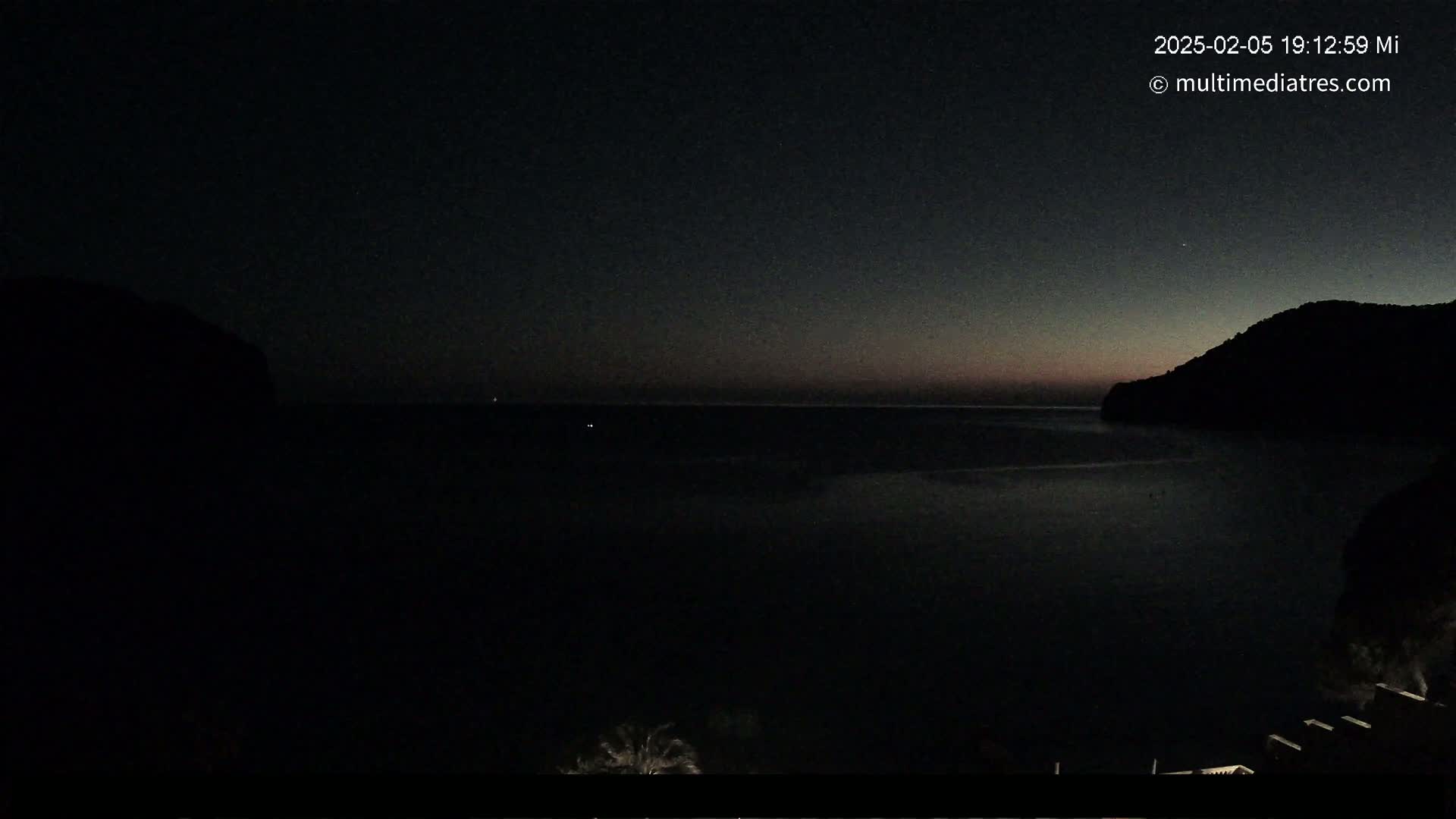 Mallorca Camp de Mar Roca Beach Live Cam - Balearic Islands, Spain