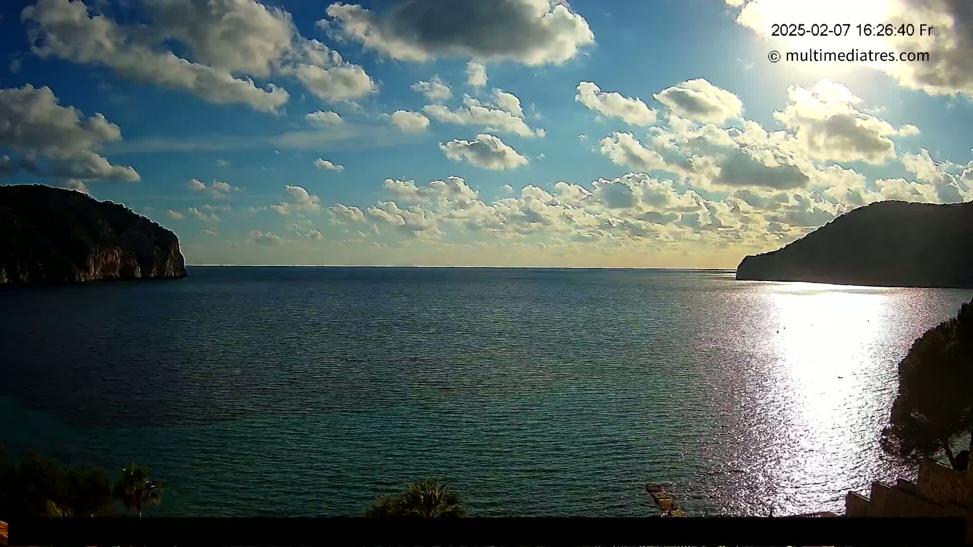 Mallorca Camp de Mar Roca Beach Live Cam - Balearic Islands, Spain