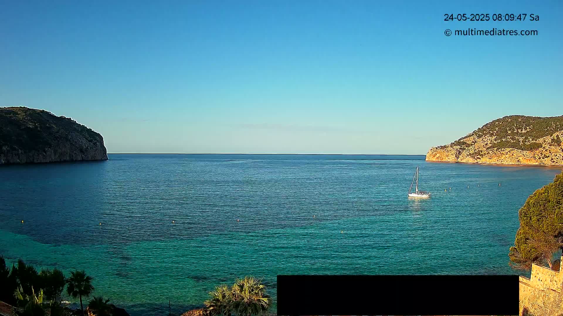 Mallorca Camp de Mar Roca Beach Live Cam - Balearic Islands, Spain