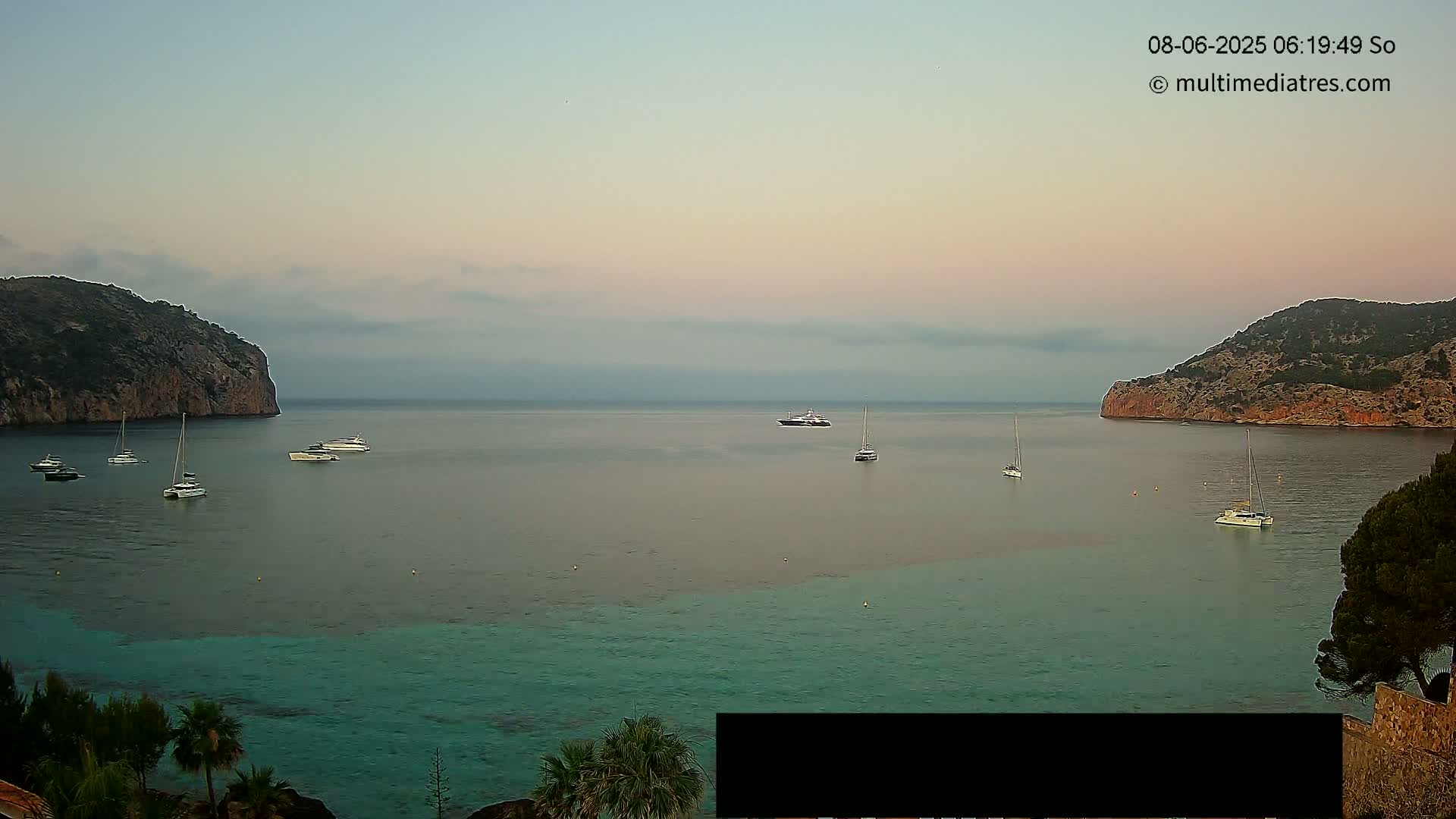 Mallorca Camp de Mar Roca Beach Live Cam - Balearic Islands, Spain