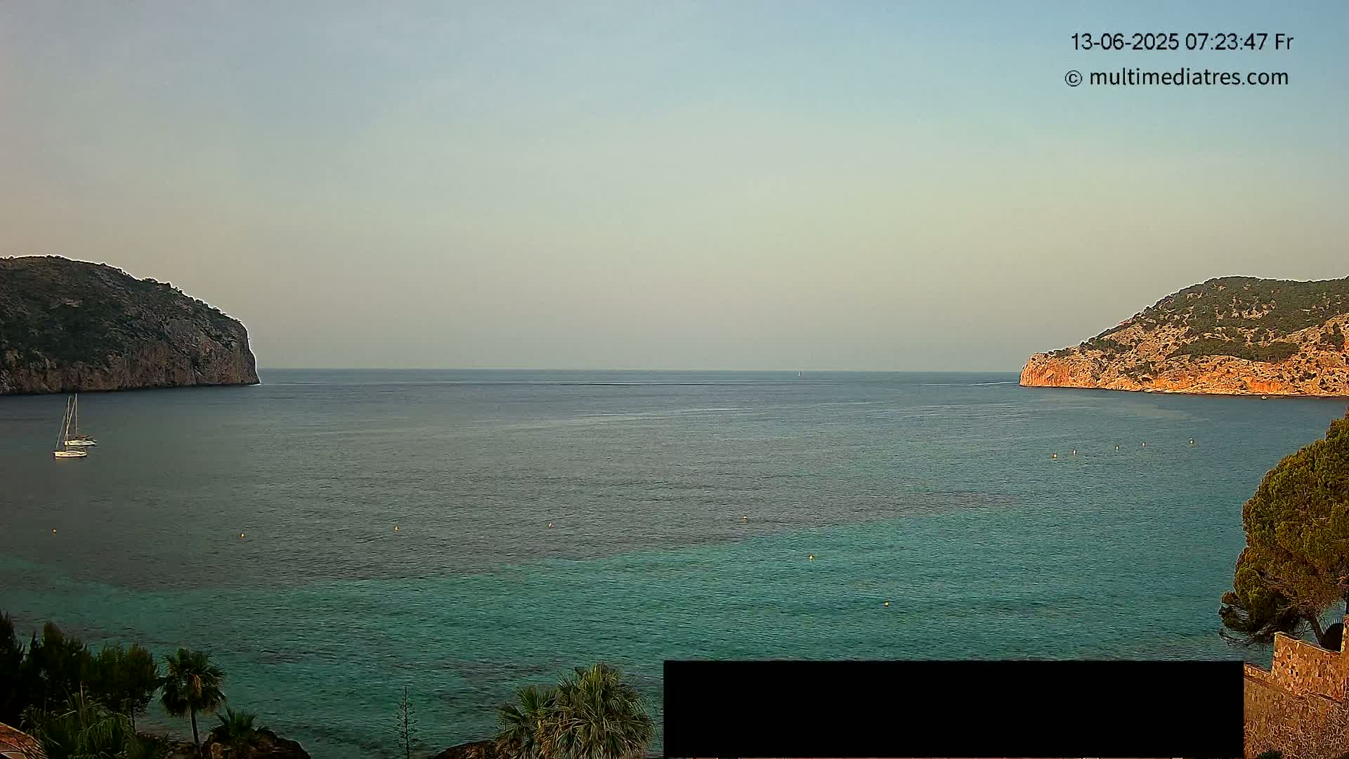 Mallorca Camp de Mar Roca Beach Live Cam - Balearic Islands, Spain