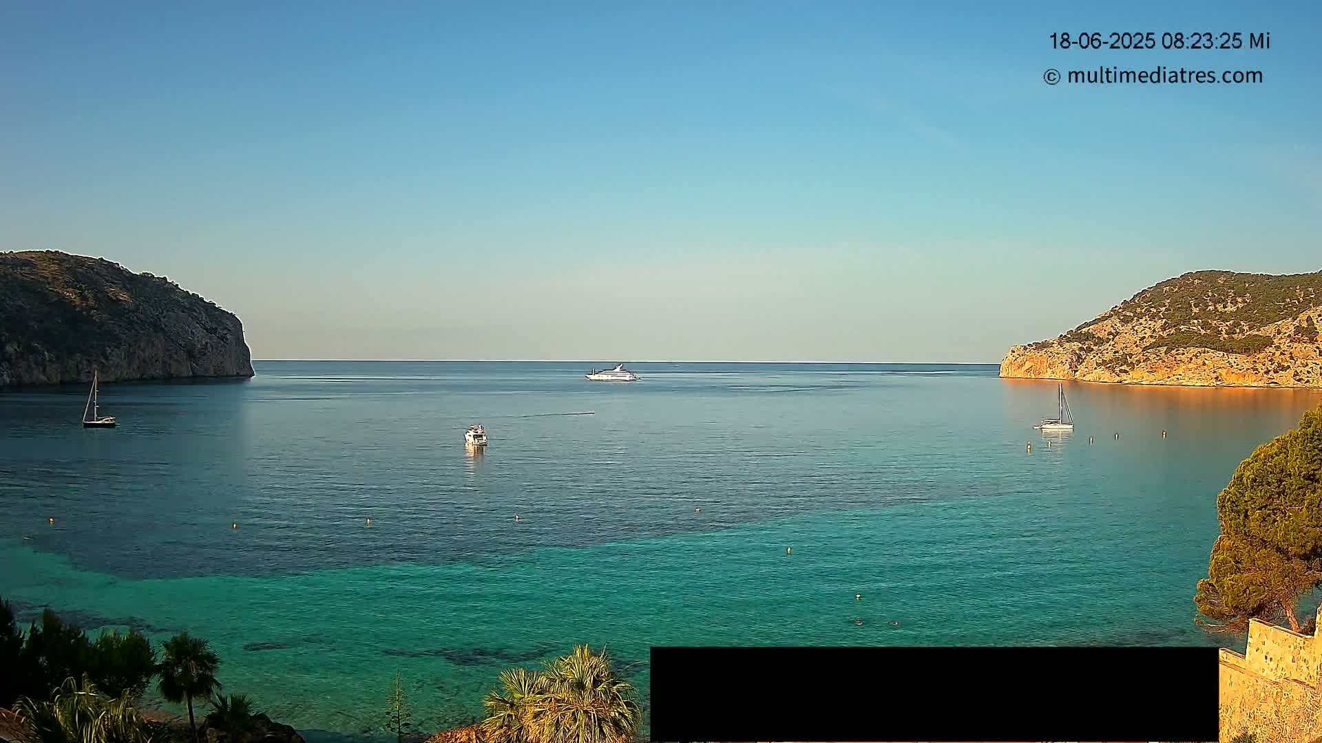 Mallorca Camp de Mar Roca Beach Live Cam - Balearic Islands, Spain
