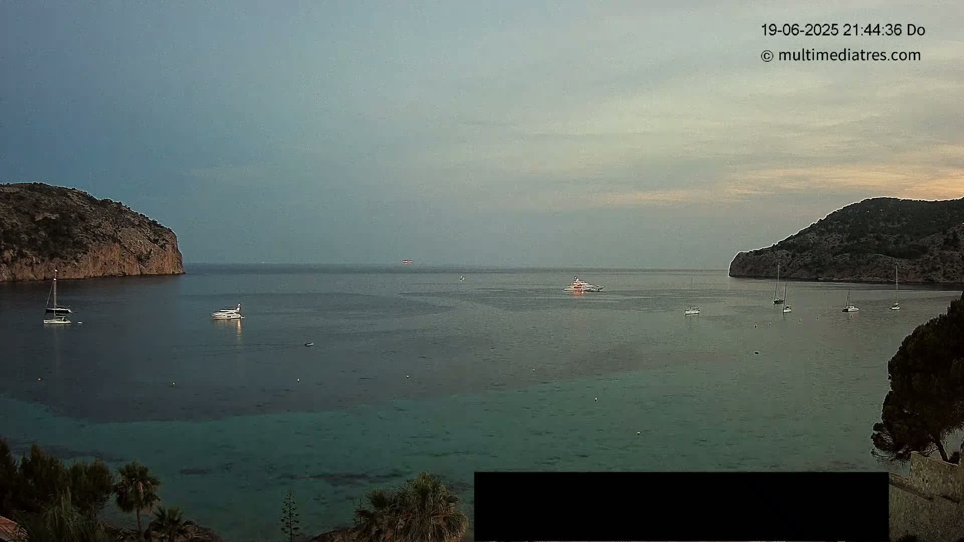 Mallorca Camp de Mar Roca Beach Live Cam - Balearic Islands, Spain